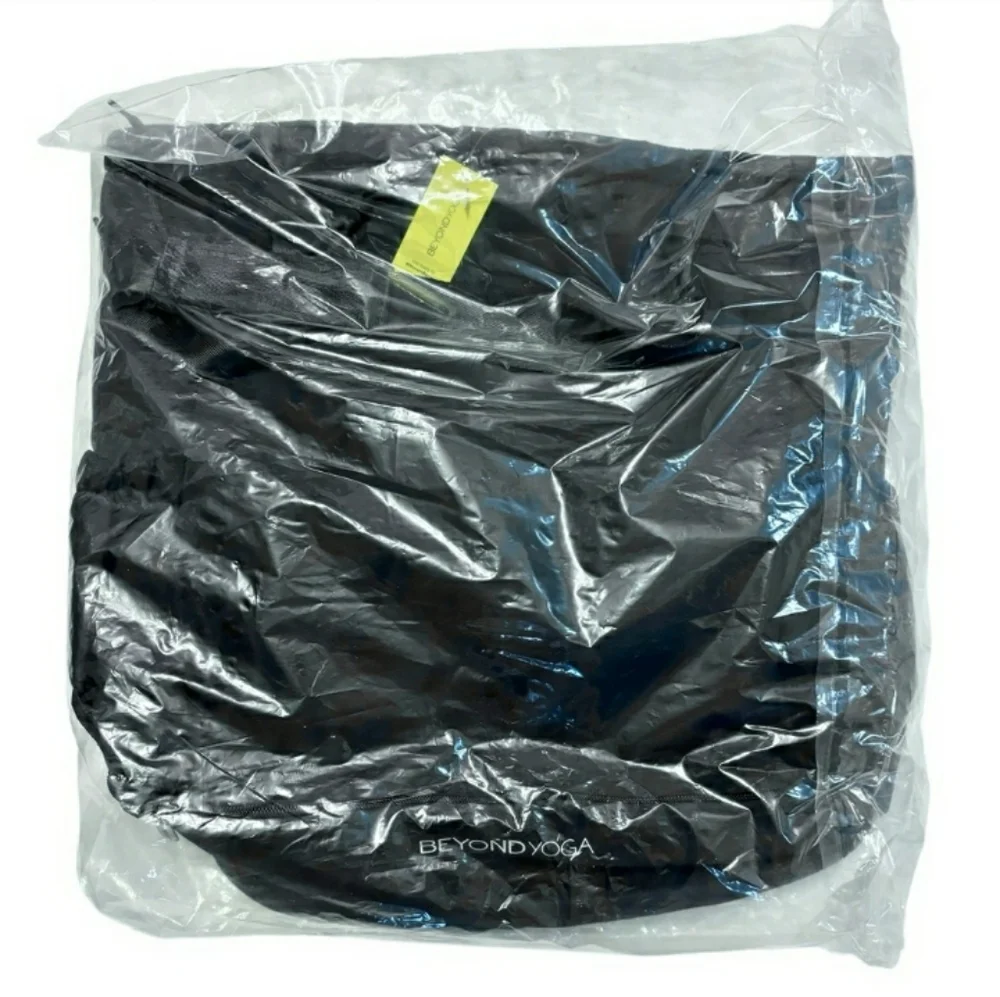 BEYOND YOGA Convertible Gym Bag Black NWT!